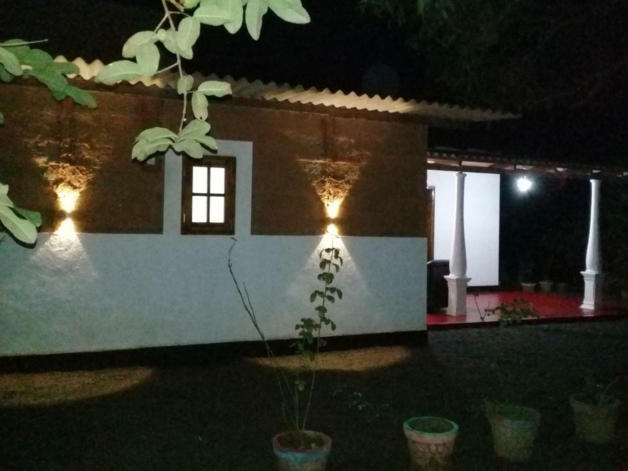 Tusker'S Paradise Safari Villa 达瓦拉维 外观 照片