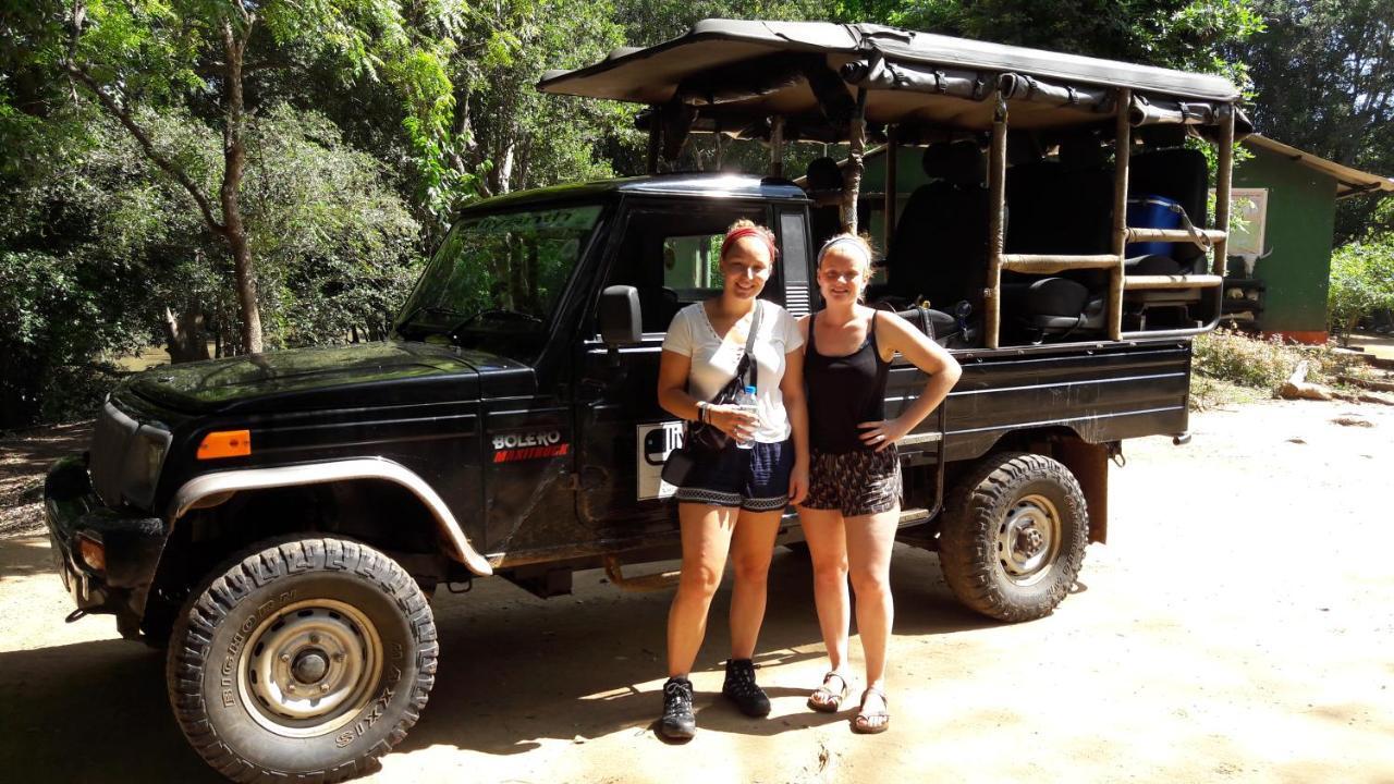 Tusker'S Paradise Safari Villa 达瓦拉维 外观 照片